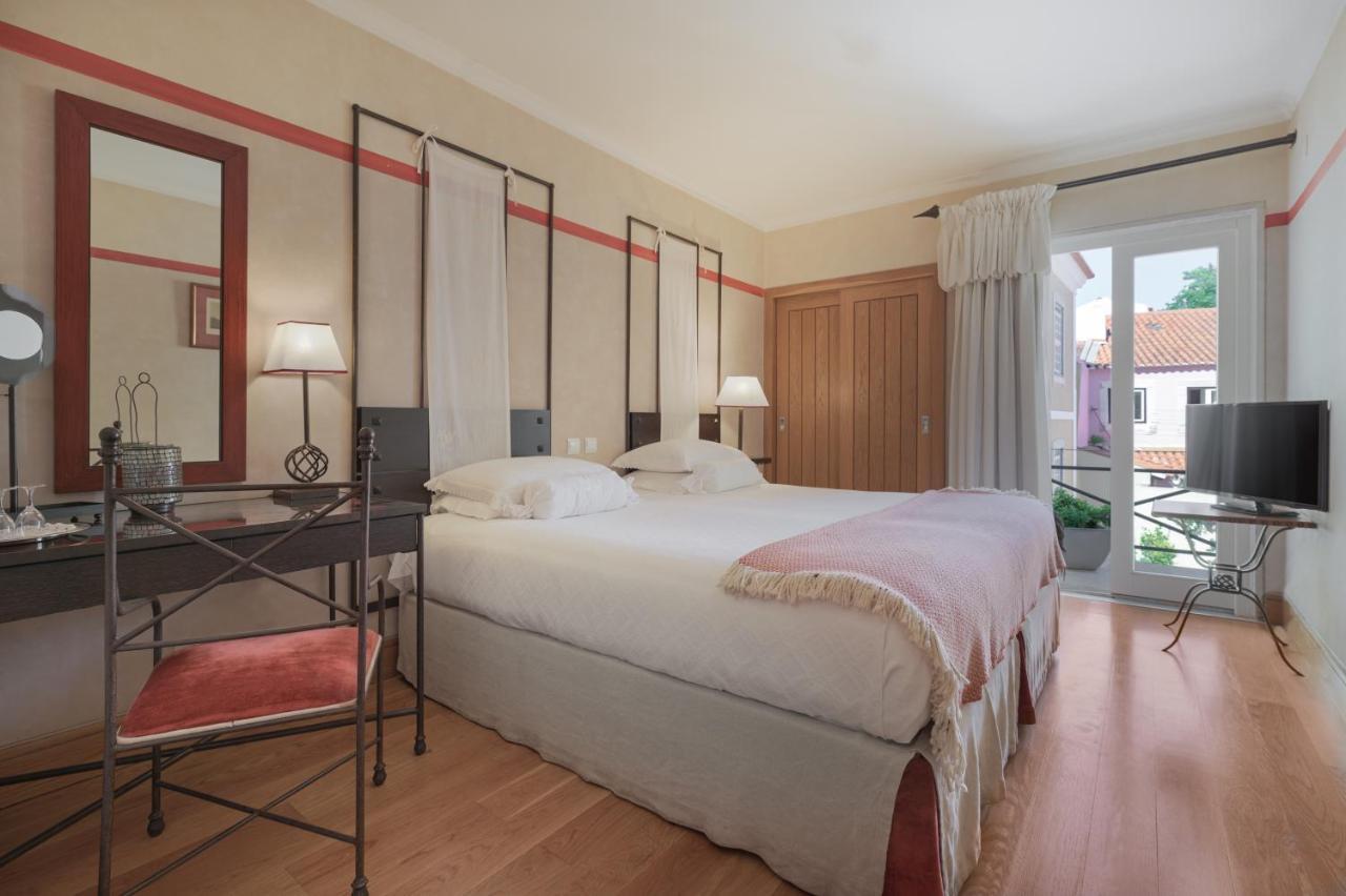 Petite Castelo Room